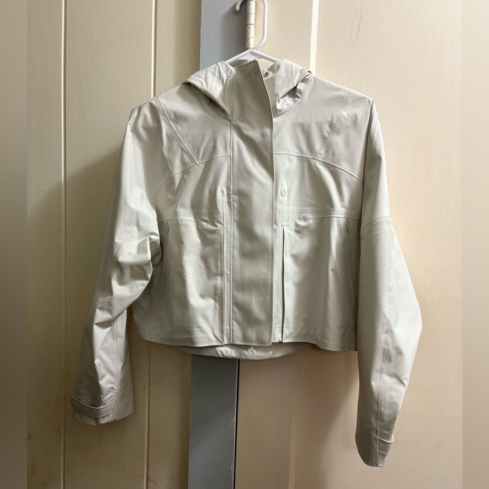 EUC Lululemon Rain Chaser Jacket